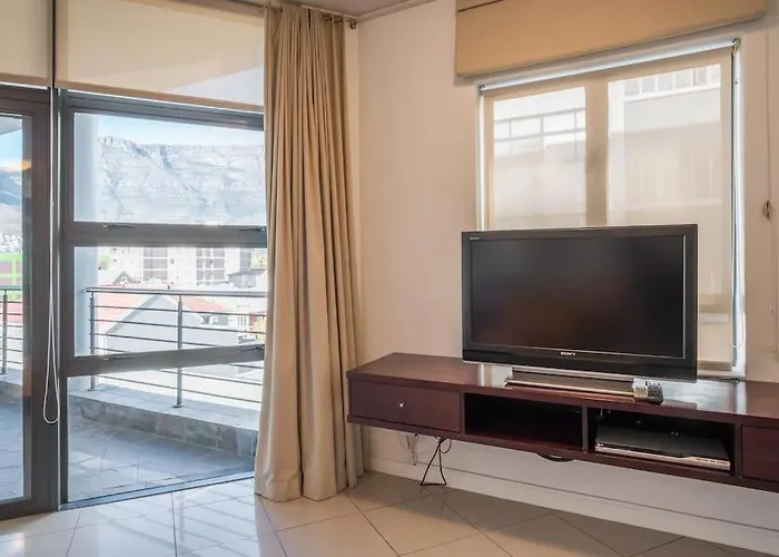 3-Bed City Center Spacious & Secure