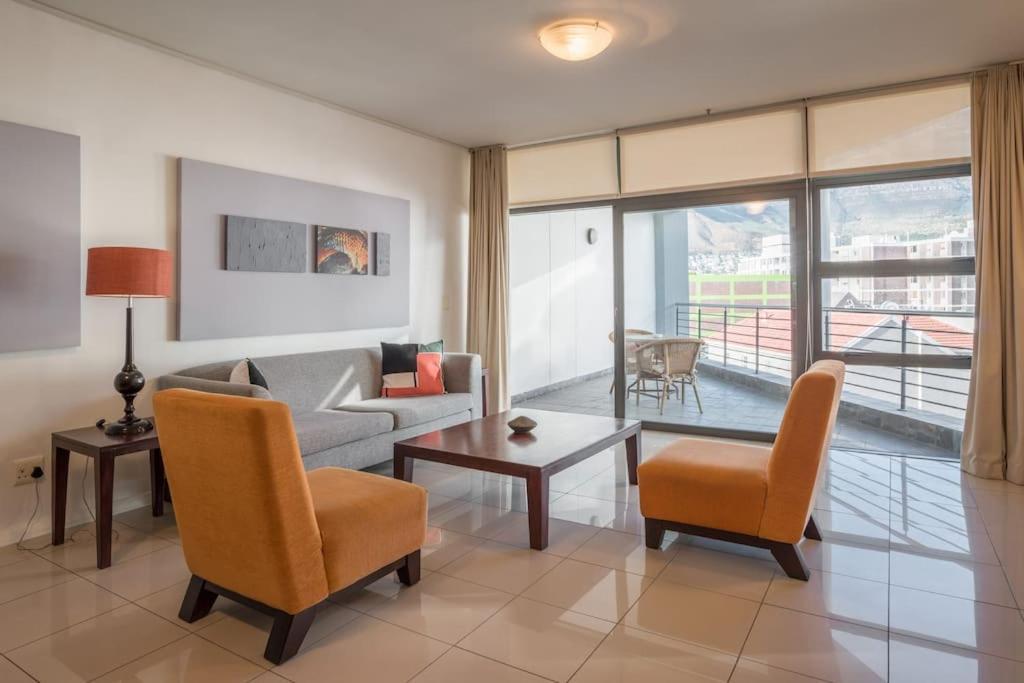 3-bed Center Spacious & Secure Apartamento