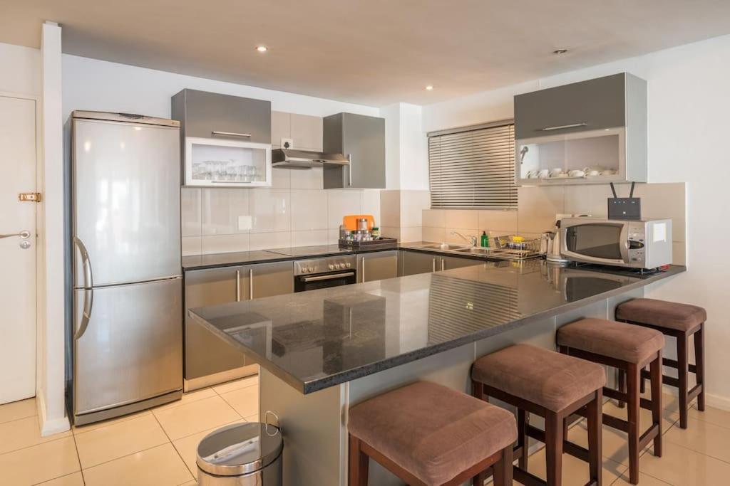 3-bed Center Spacious & Secure *